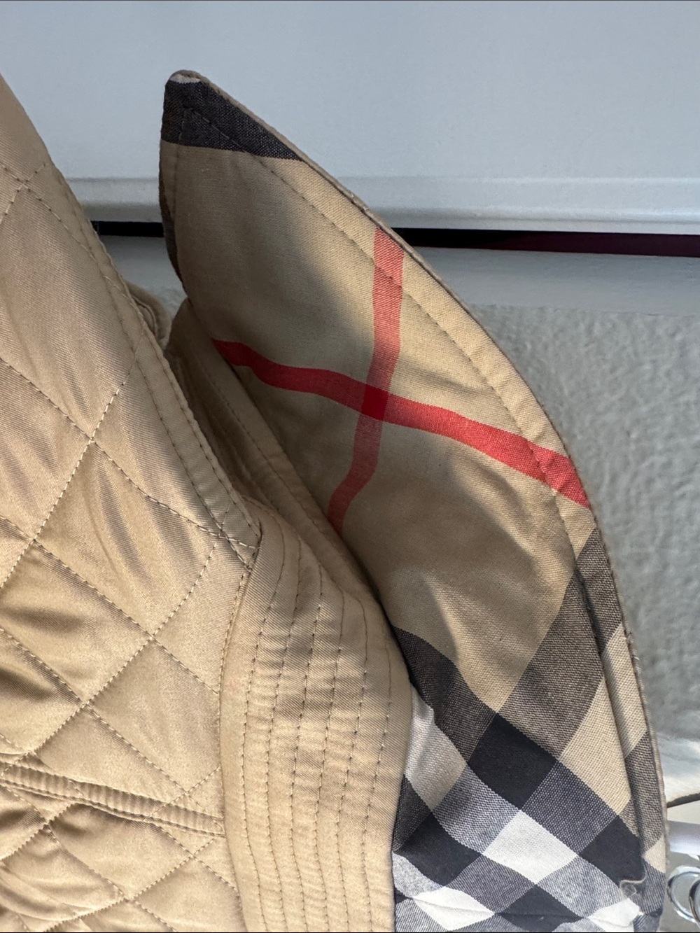 Burberry Quilted Beige Utility Jacket with Signature Check Lining- Size M - Picture 13 of 16